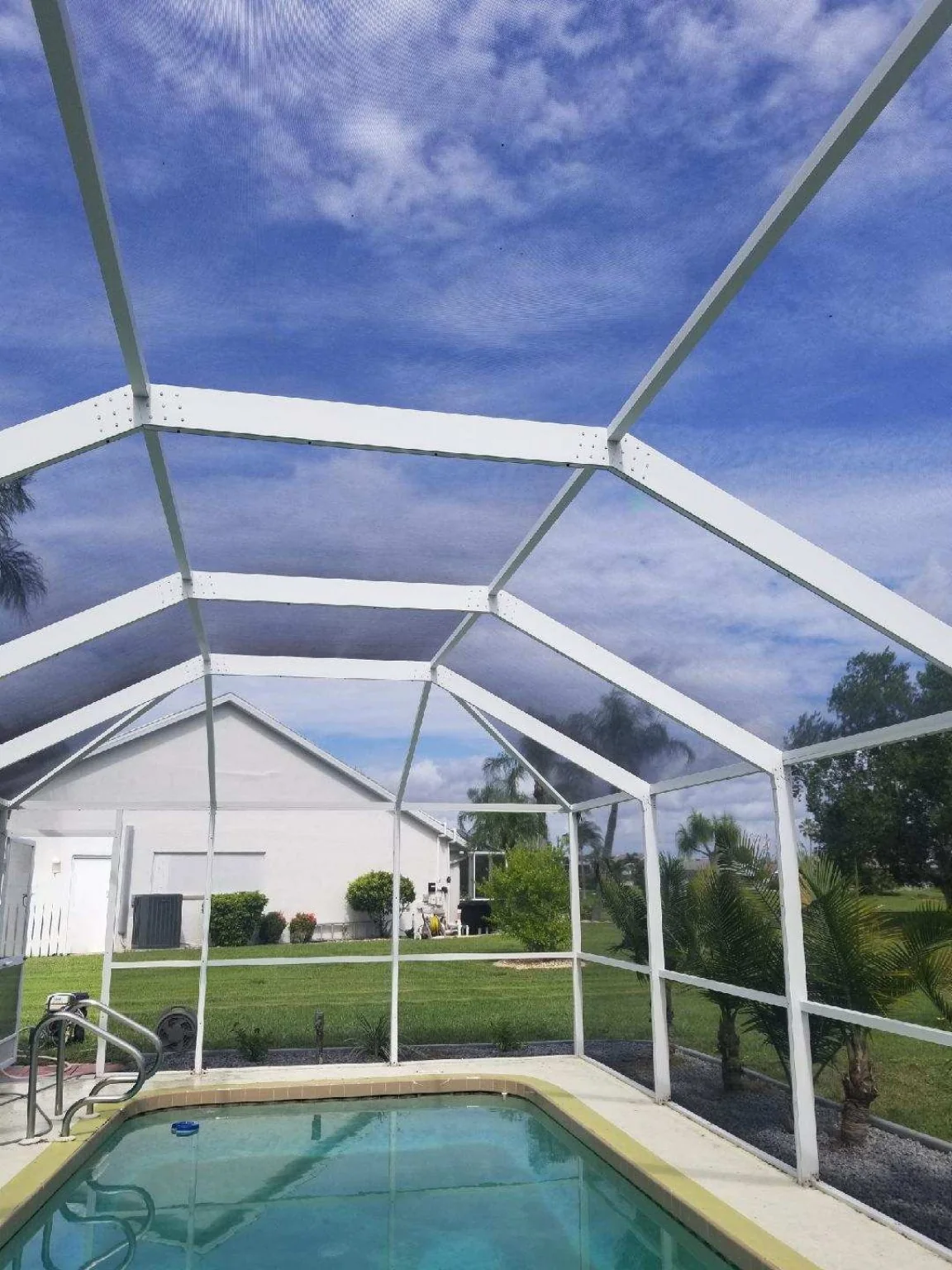 Pool screen enclosure